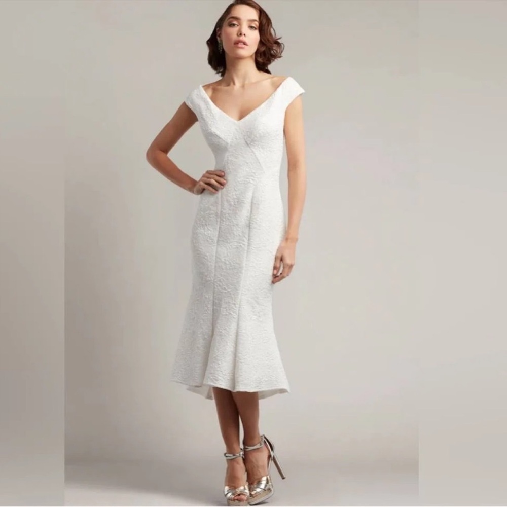 Tadashi Shoji Cap Sleeve Trumpet Cocktail Dress – White, Size 10